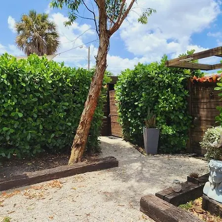 Private Aparment Studio In The Hard Of Miami Unit # 6